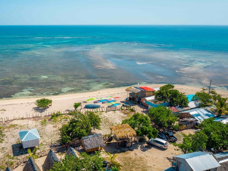 Aerial view of the beach in Buen Hombre. DR